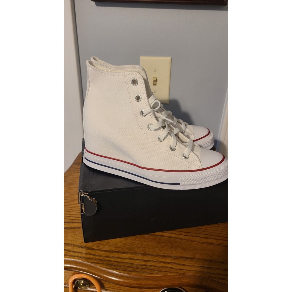Converse Chuck Taylor All Star Lift High Top Women's Size 10 White Brand New